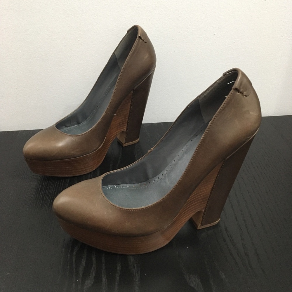 NWOT Lela Cowboy Brown High Heel Platform Wedge
